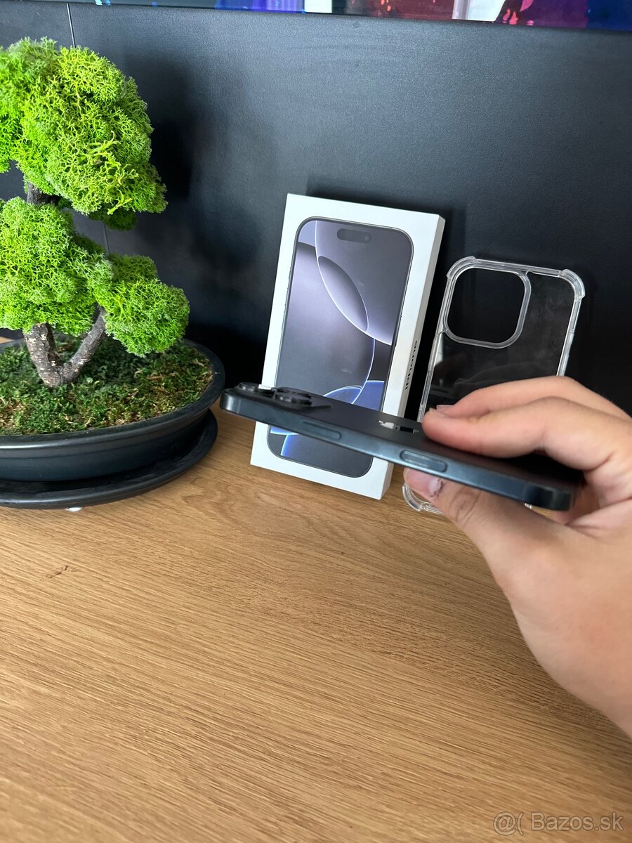iPhone 16 Pro - 3