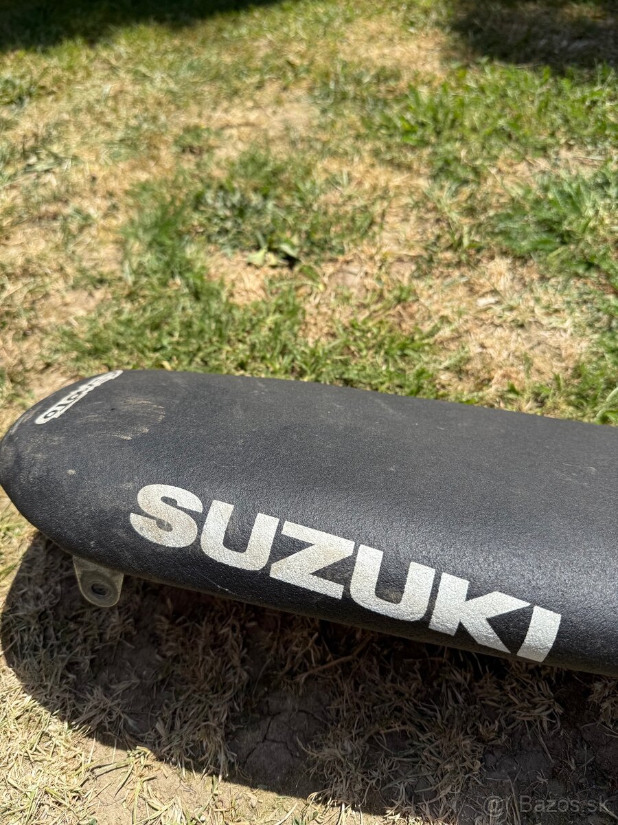 Sedadlo suzuki rmz 450