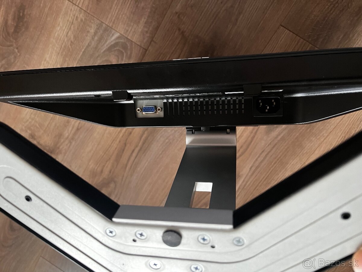 Predam monitor Dell - 3