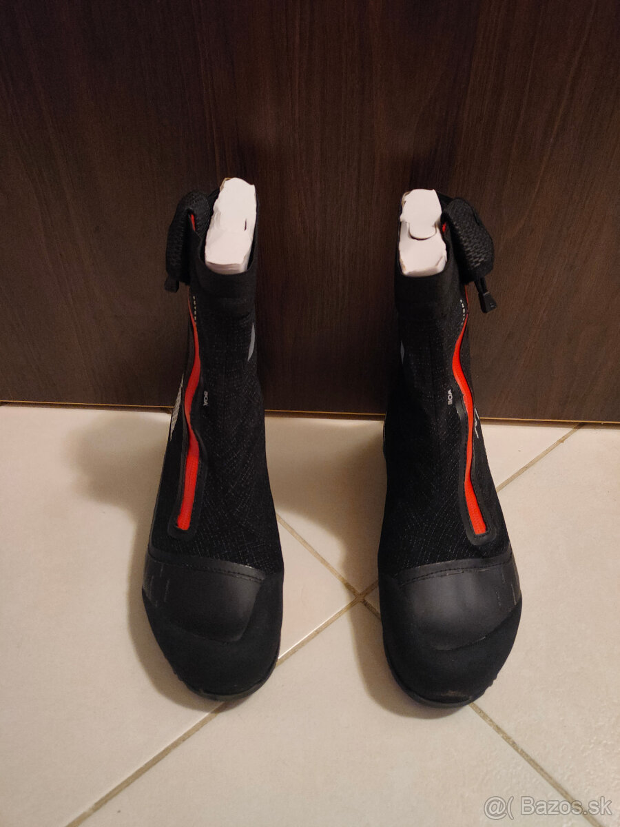 TNF Summit Series Cayesh FUTURELIGHT - 3