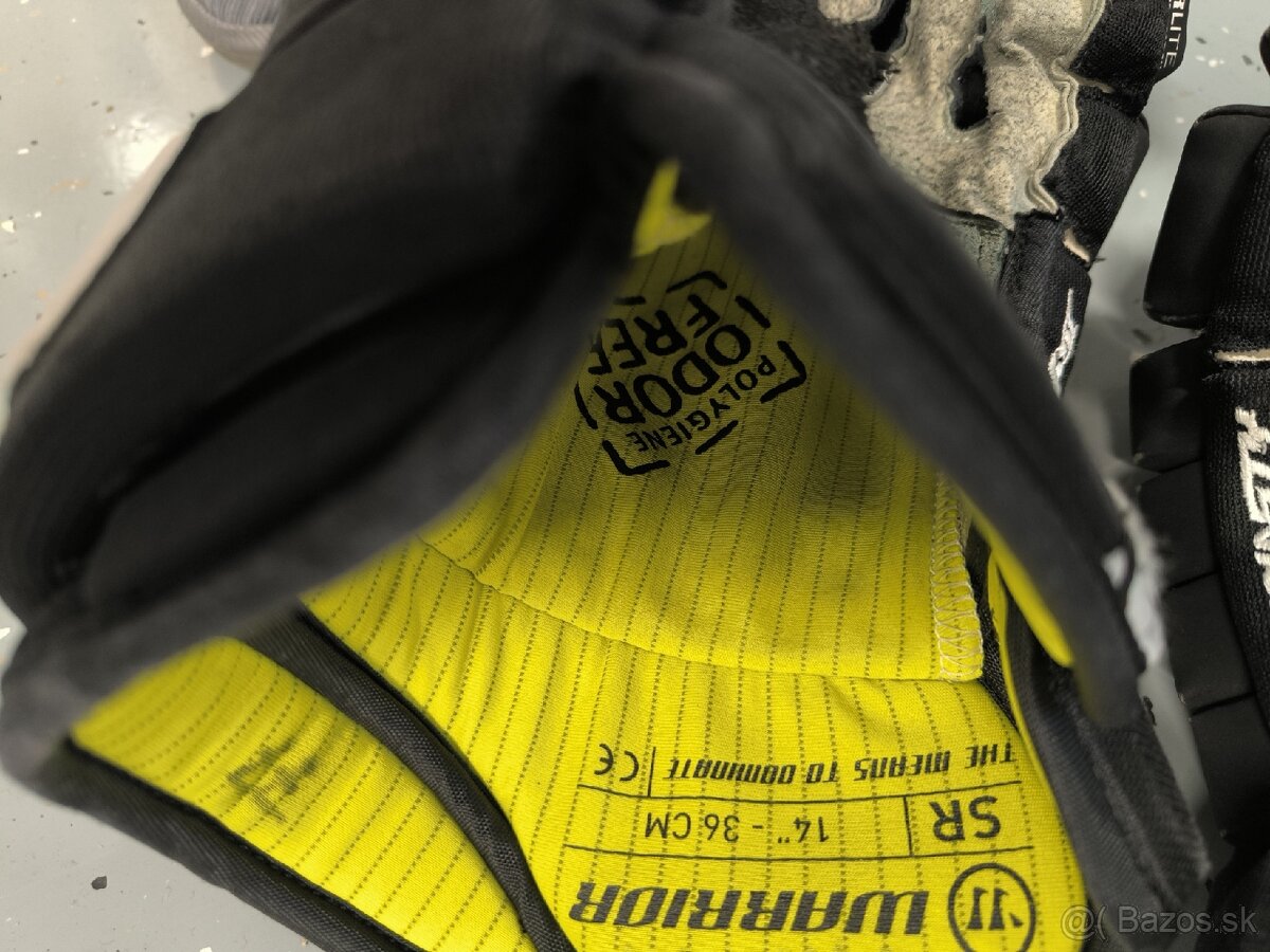 Hokejové rukavice Warrior 2XV, 14' - 3