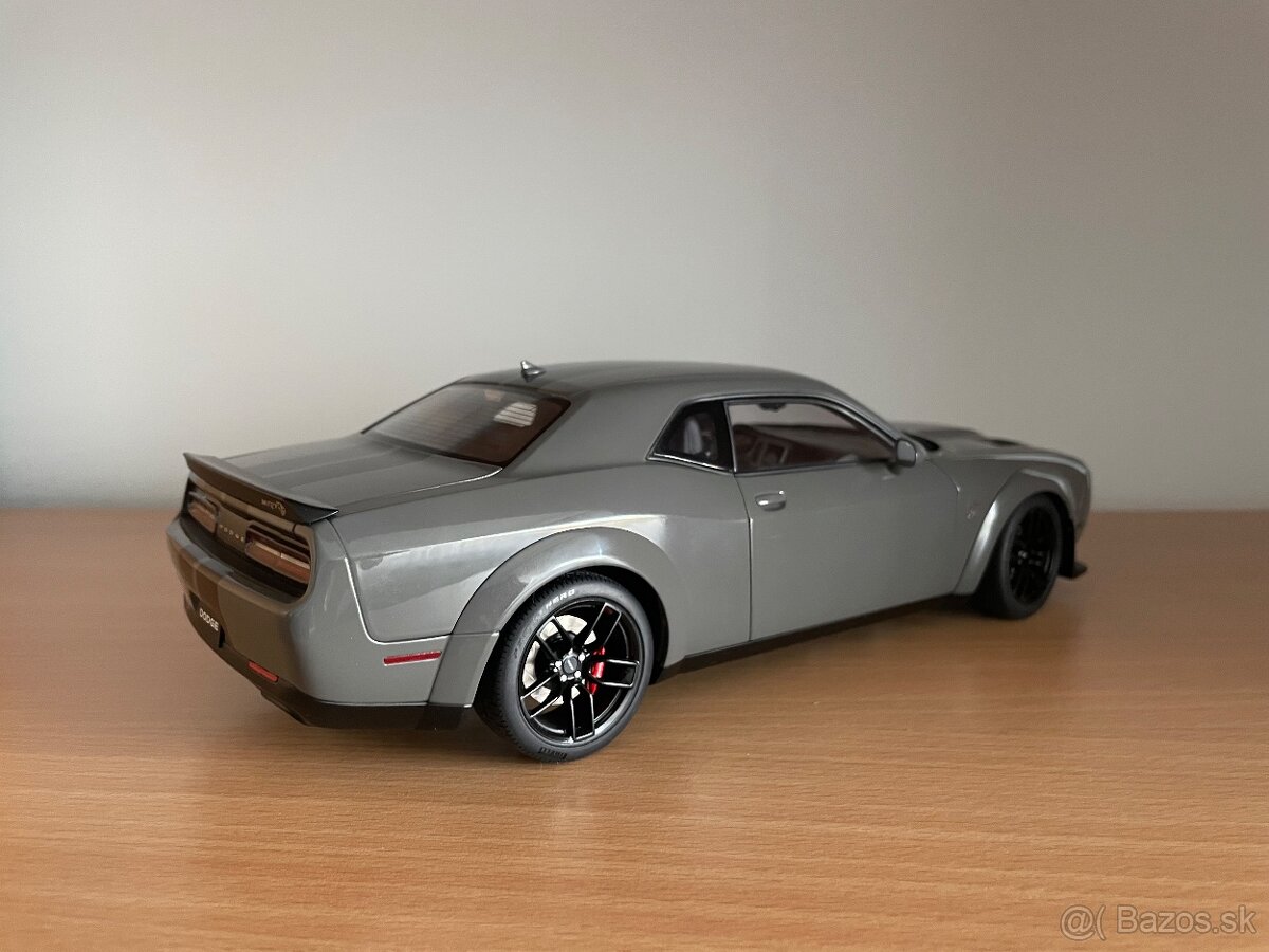 Dodge Challenger SRT Hellcat Widebody 1:18 TOP STAV - 3