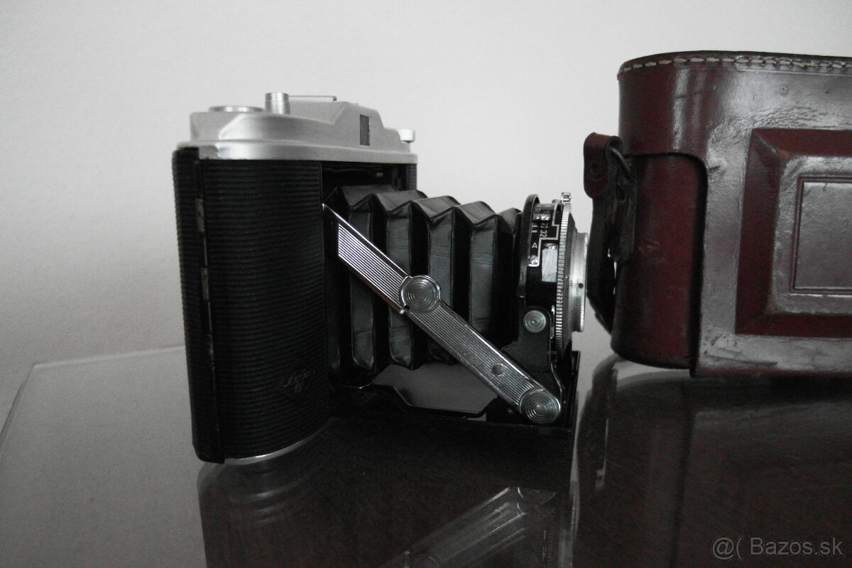 Starý fotoaparát AGFA ISOLETTE - 3