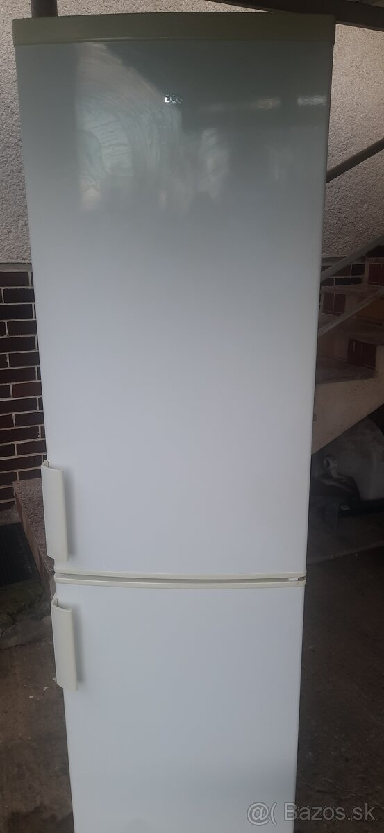 Chladnicka s mrazničkou - 3