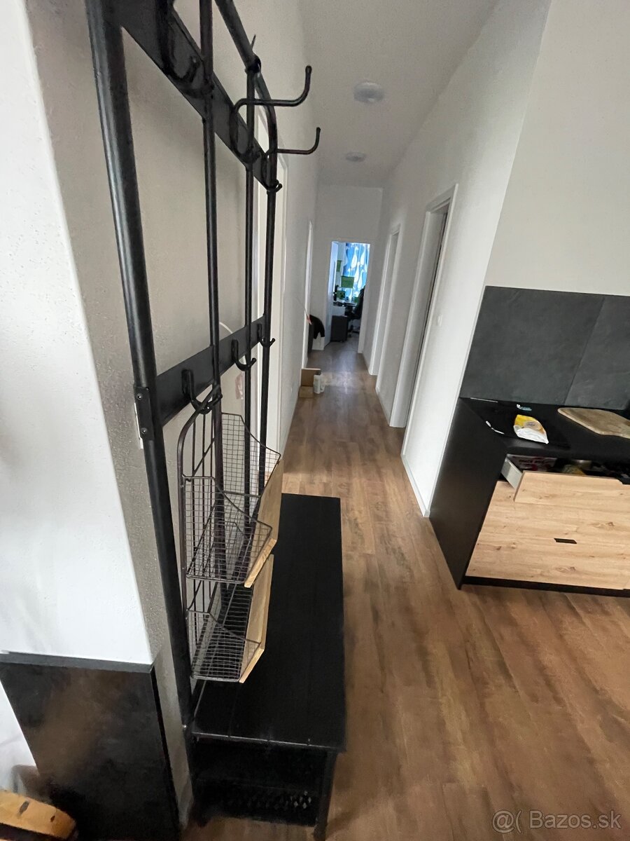 Predsieňová zostava/ vešiak + botnik - 3