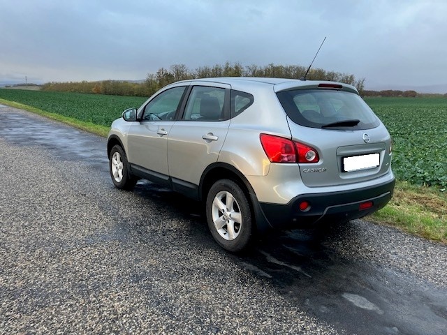Predám Nissan Qashqai typ J10, diesel 4x4, rok výroby 2008. - 3