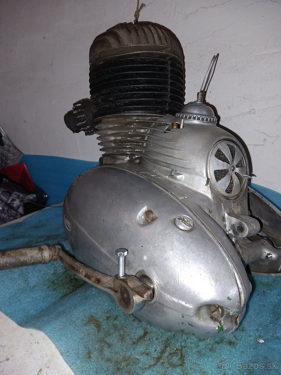 Motor jawa 250 353 - 3