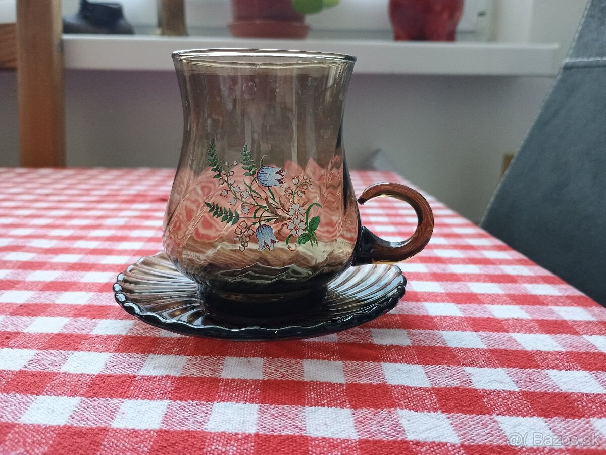 Šálky z hnedého skla - 3