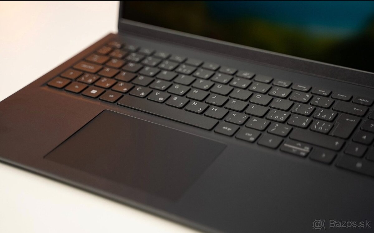 Predám notebook DELL VOSTRO 15 3515 - 3