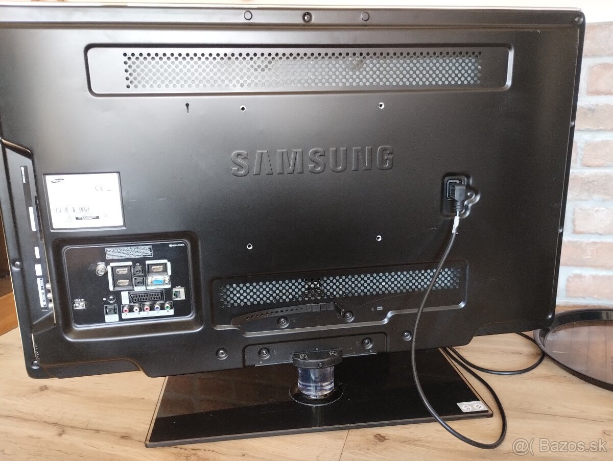 Predám LCD televízor samsung 37" - 3
