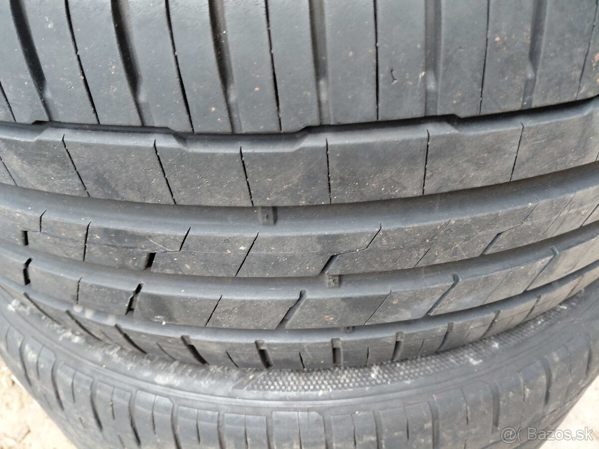 4x Hankook 235/45R20 - 3