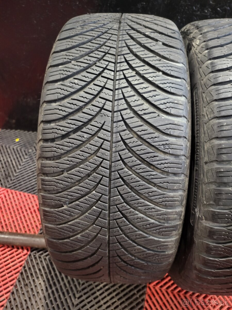235/45 R17 Goodyear celoročné pneumatiky - 3