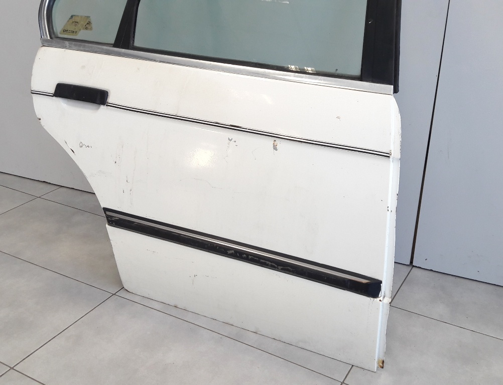 BMW 3 E30 Zadné dvere - 3