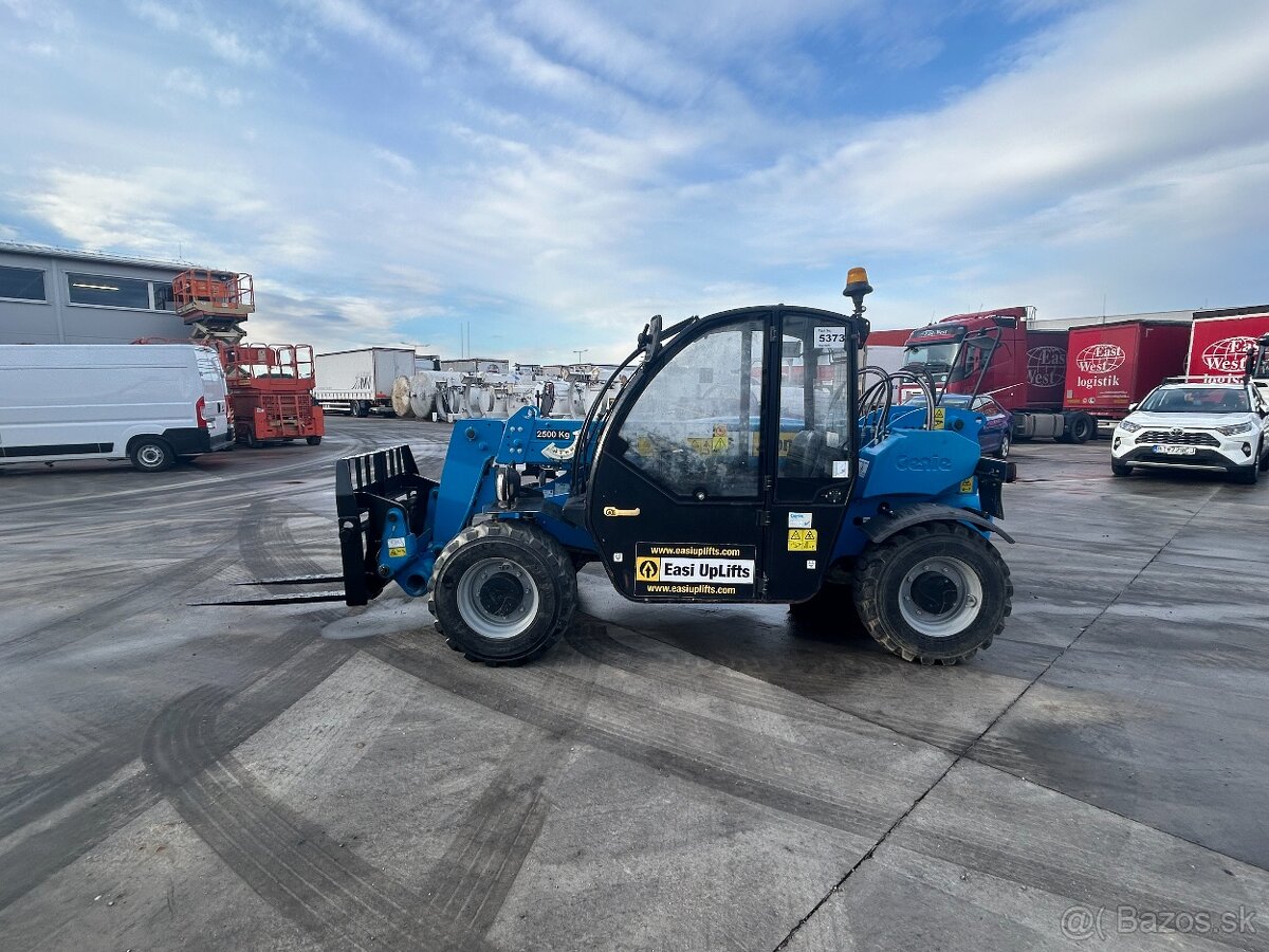 Teleskopický manipulátor Genie GTH 2506 - 3