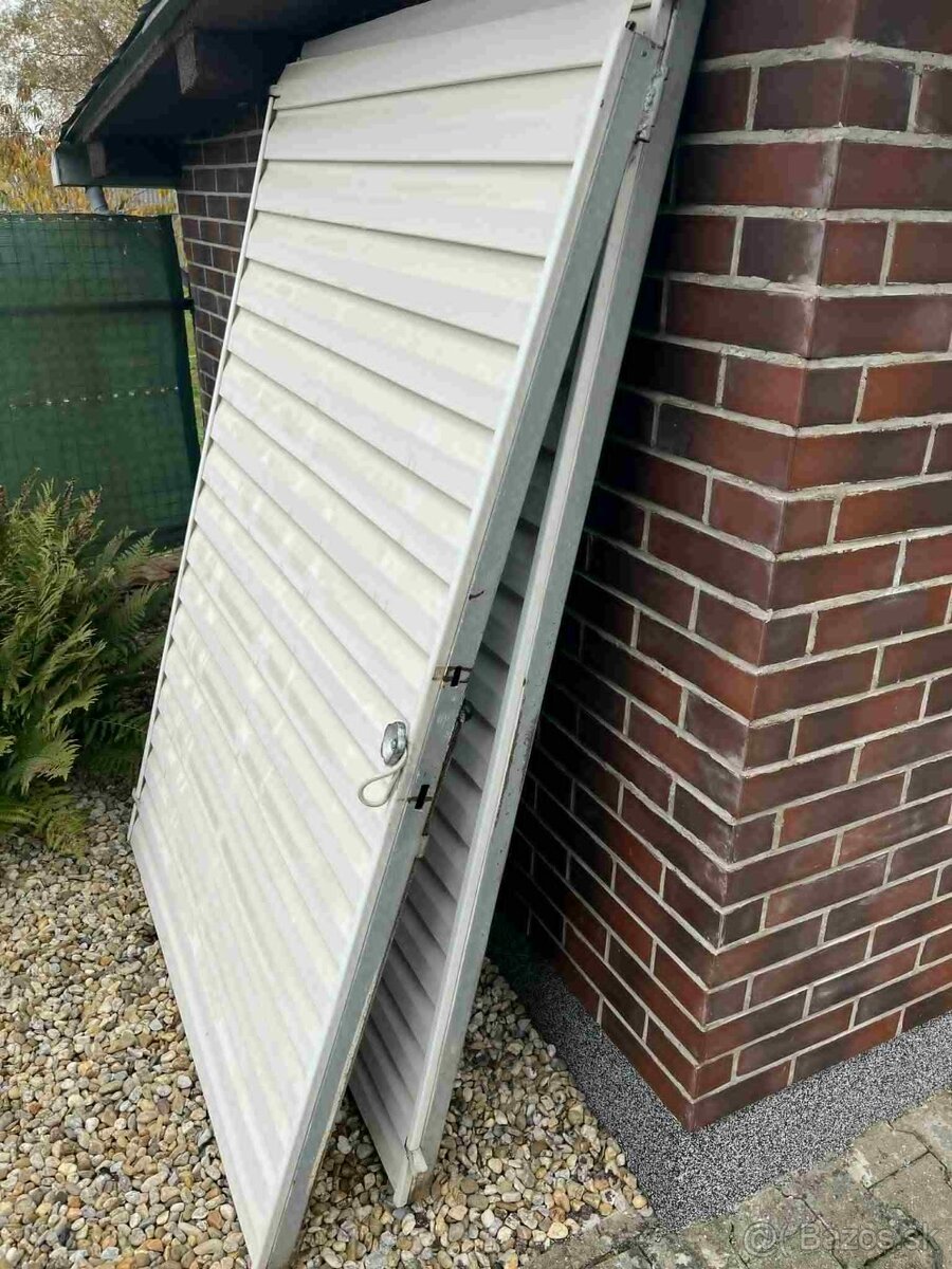 dvojkrídlová garážová brána - 3