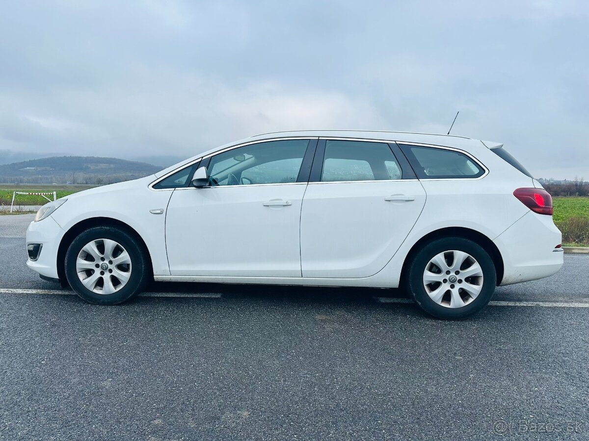 Opel Astra Sports Tourer – 1.6 diesel – výbava COSMO - 3