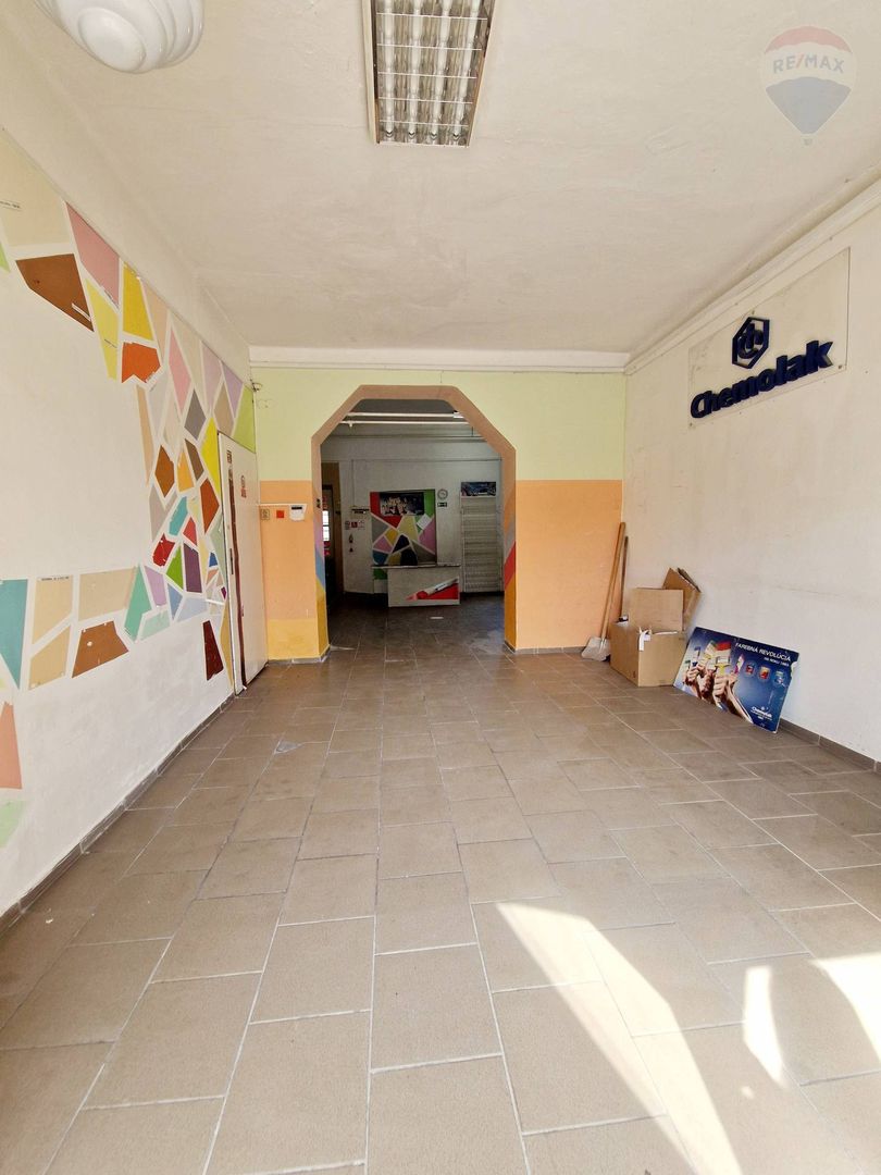 Prenájom obchodného priestoru - železničná stanica Levice - 3