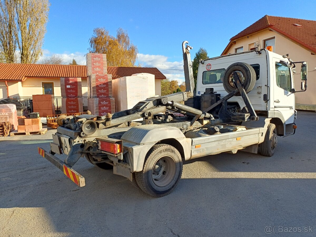 MERCEDES-BENZ ATEGO 1018 K hákový nosič kontejnerů - 3