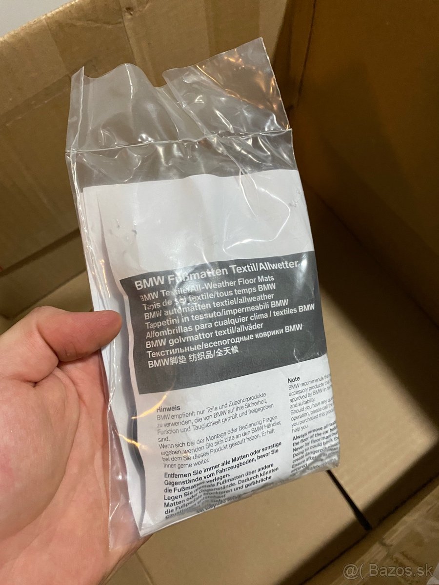Úchyty kobercov BMW - 3