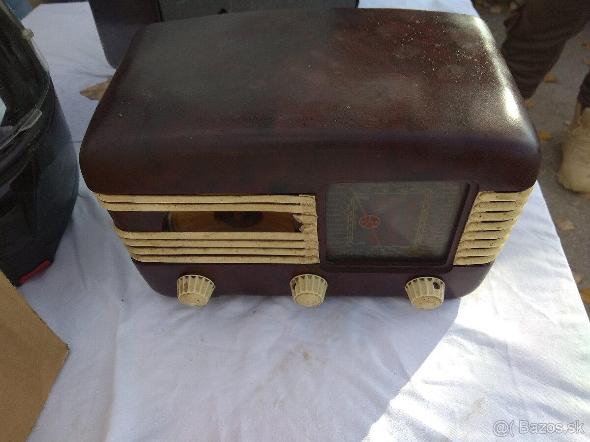 Staré rádio tesla - 3