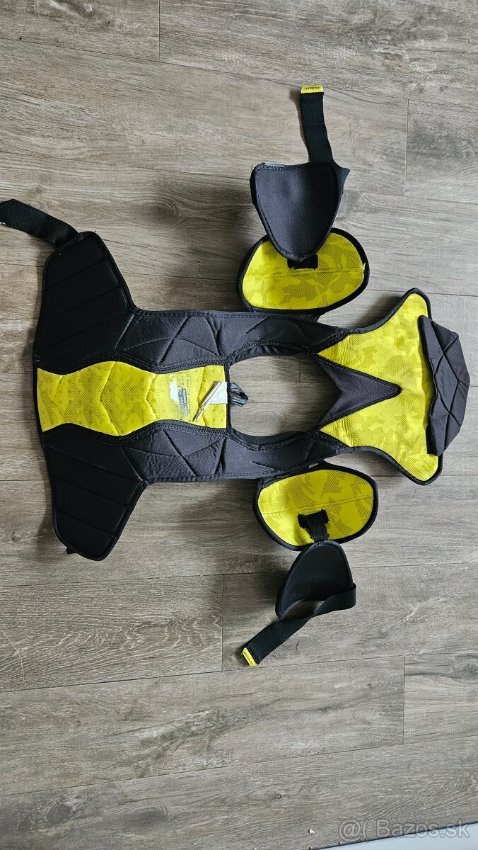 Predám detskú hokejovú vestu - 3