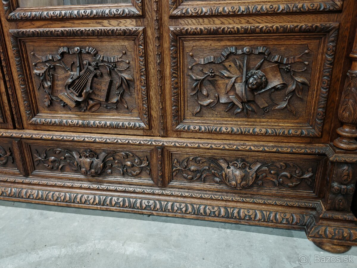 Starožitná vitrína - 3