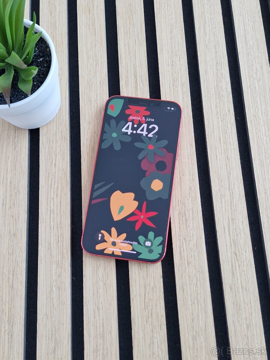 iPhone 12 128GB Červený - 3