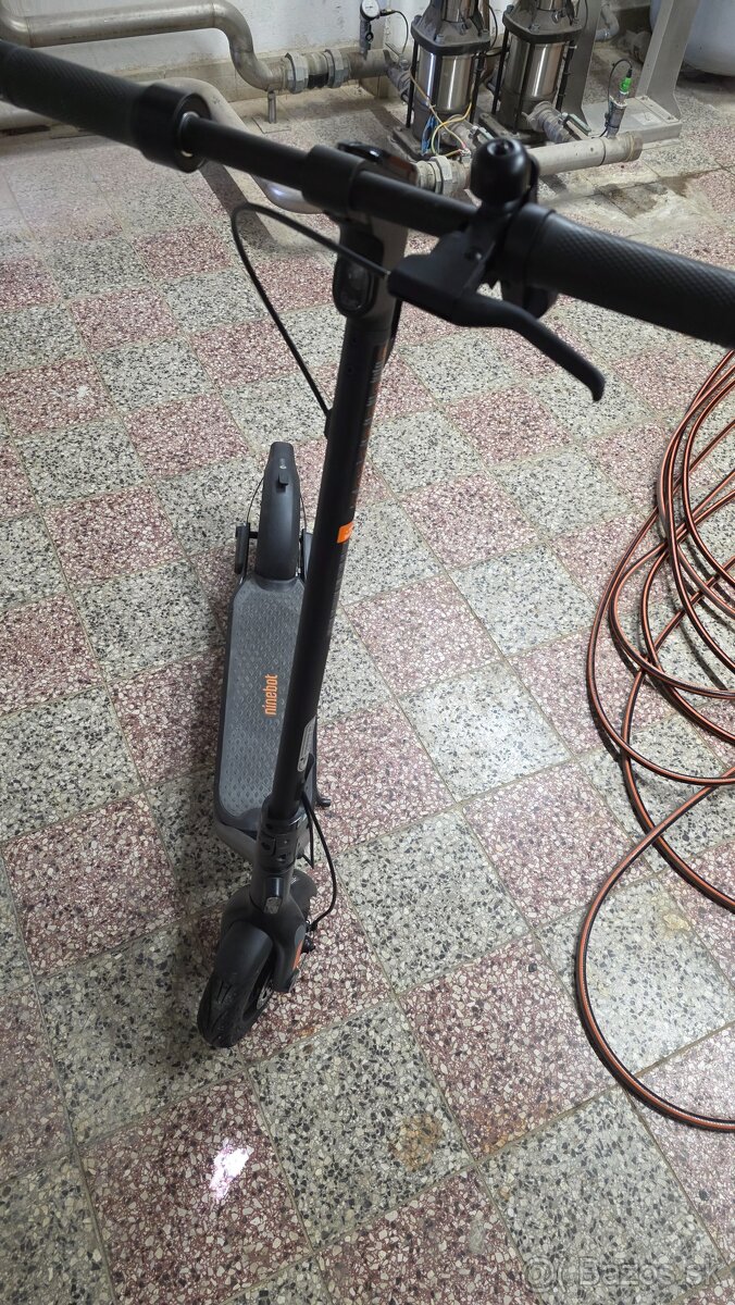 Ninebot Kickscooter F2 - 3