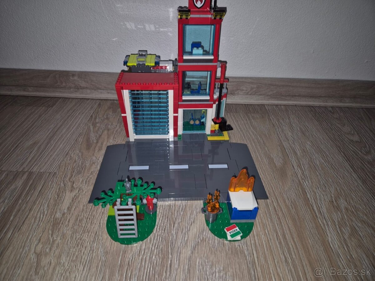 Lego hasicska stanica - 3