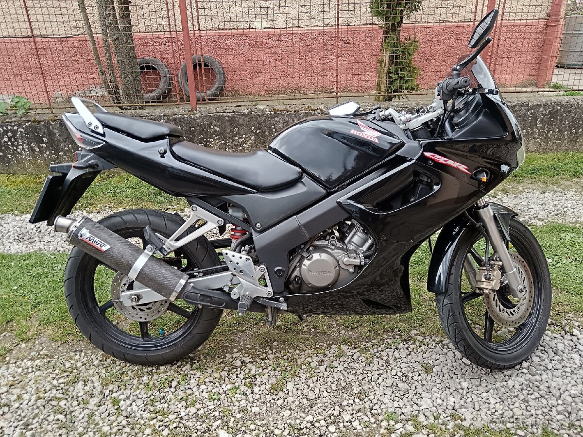 Honda cbr 125r - 3