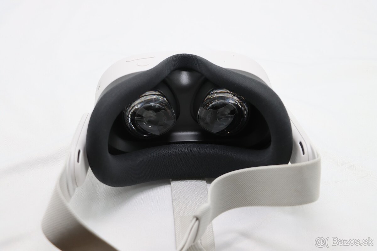 Meta Quest 3S 128 GB – VR headset + 2 ovládače - 3