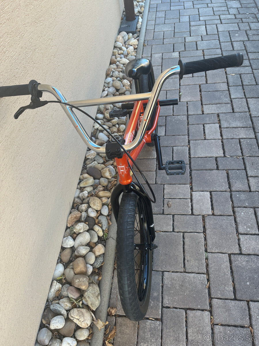 BMX WETHEPEOPLE ARCADE - 3