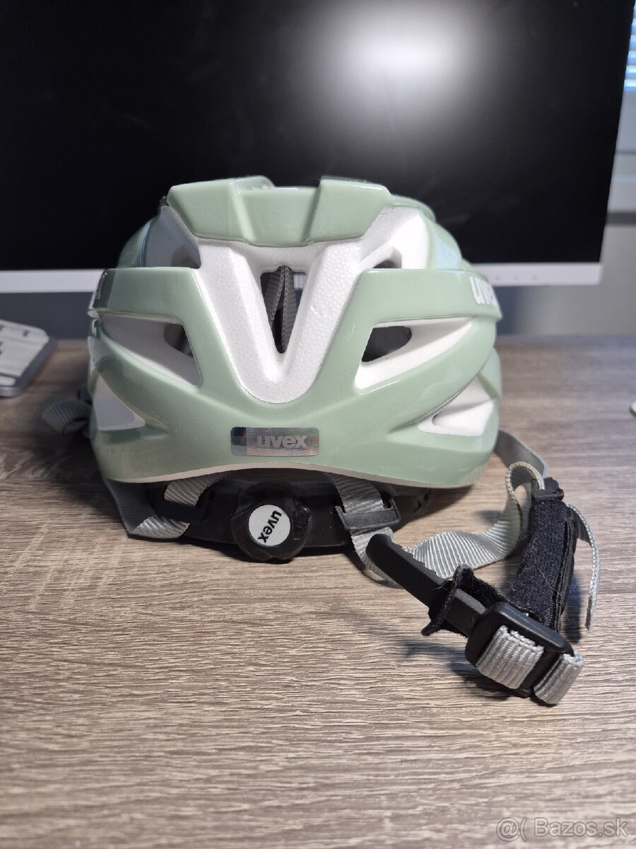 Cyklistická prilba uvex i-vo 3D - 3