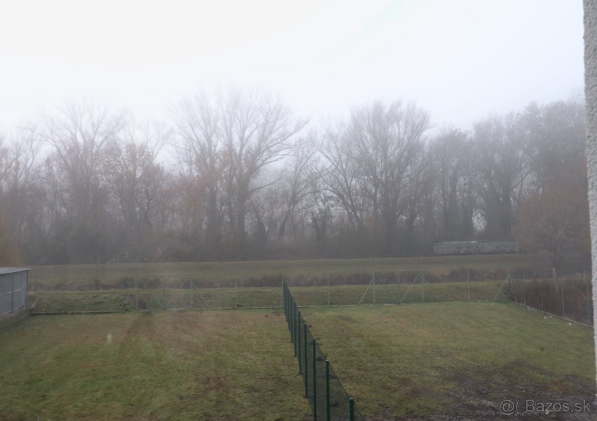 MODERNÝ DVOJDOM V POVODE- VEĽKÝ POZEMOK - 3