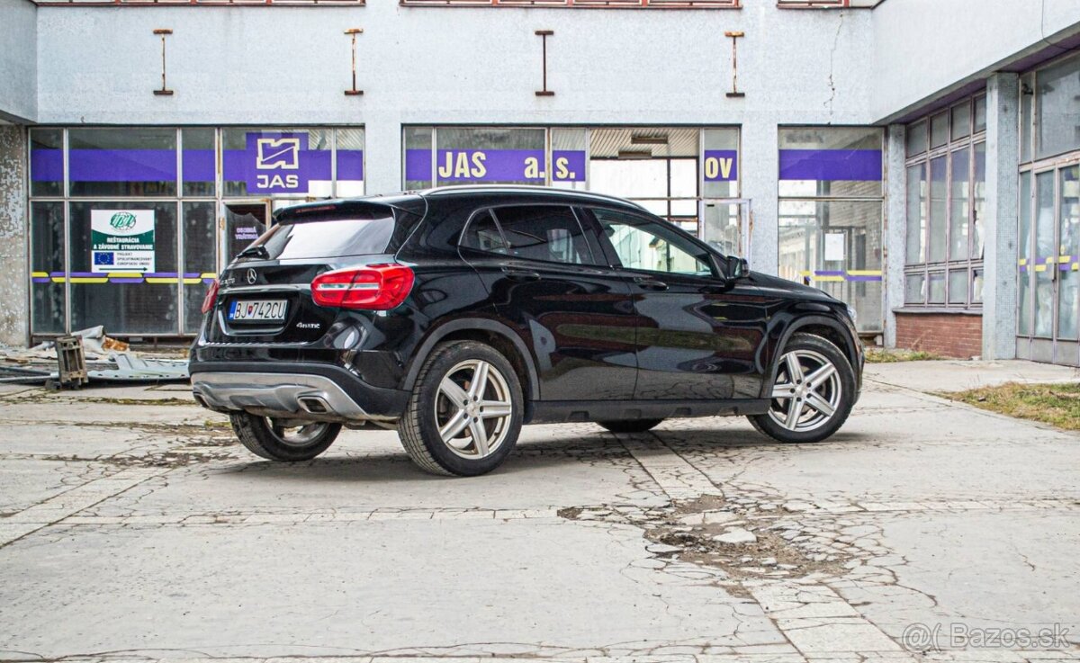Mercedes-Benz GLA 220 d 4MATIC A/T - 3