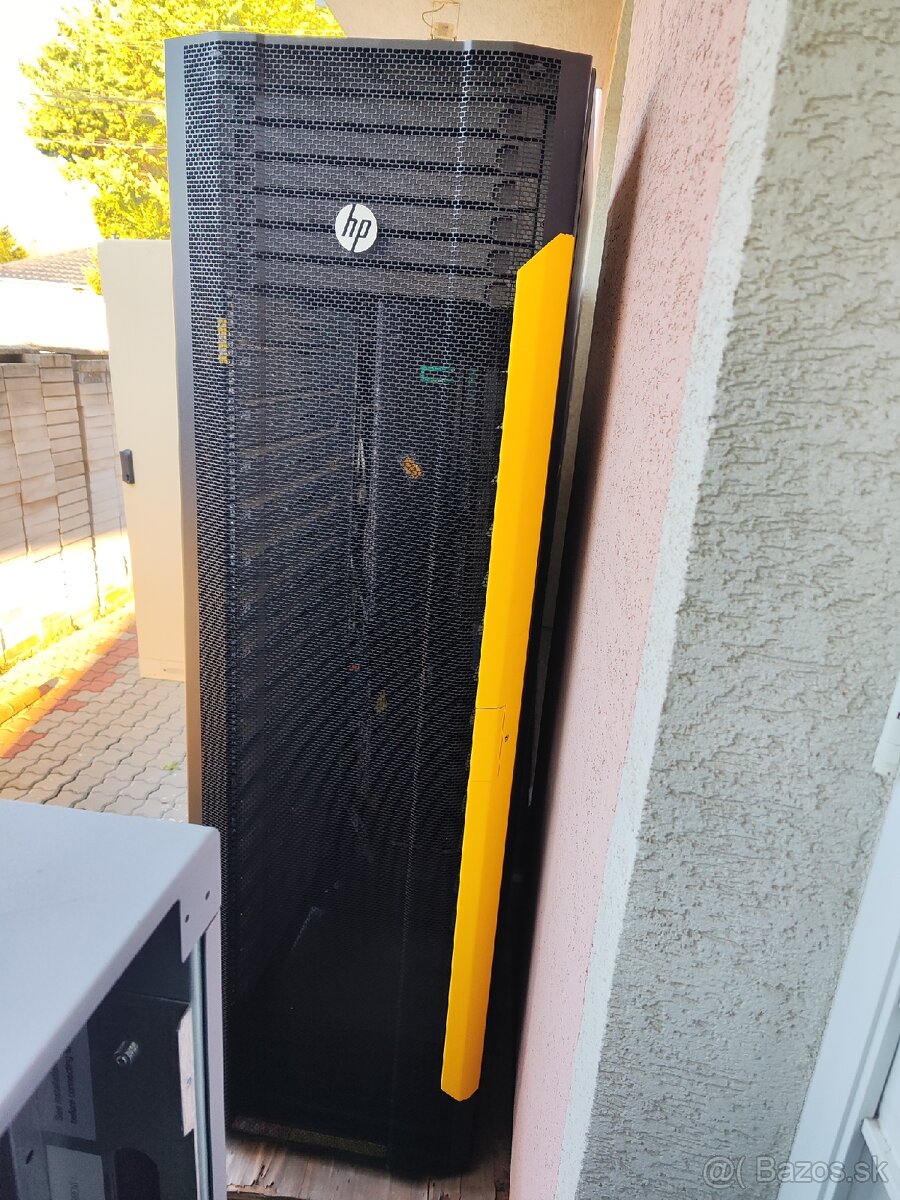 Predám HPE rack - 3
