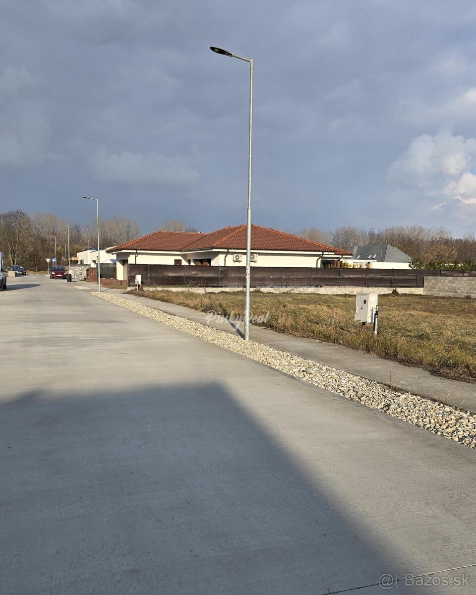 Pinky Real - Stavebný pozemok pre váš vysnívaný dom v Šali - 3