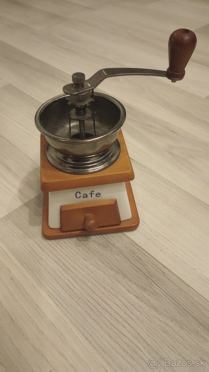 Mlynček na kávu ručný - 3