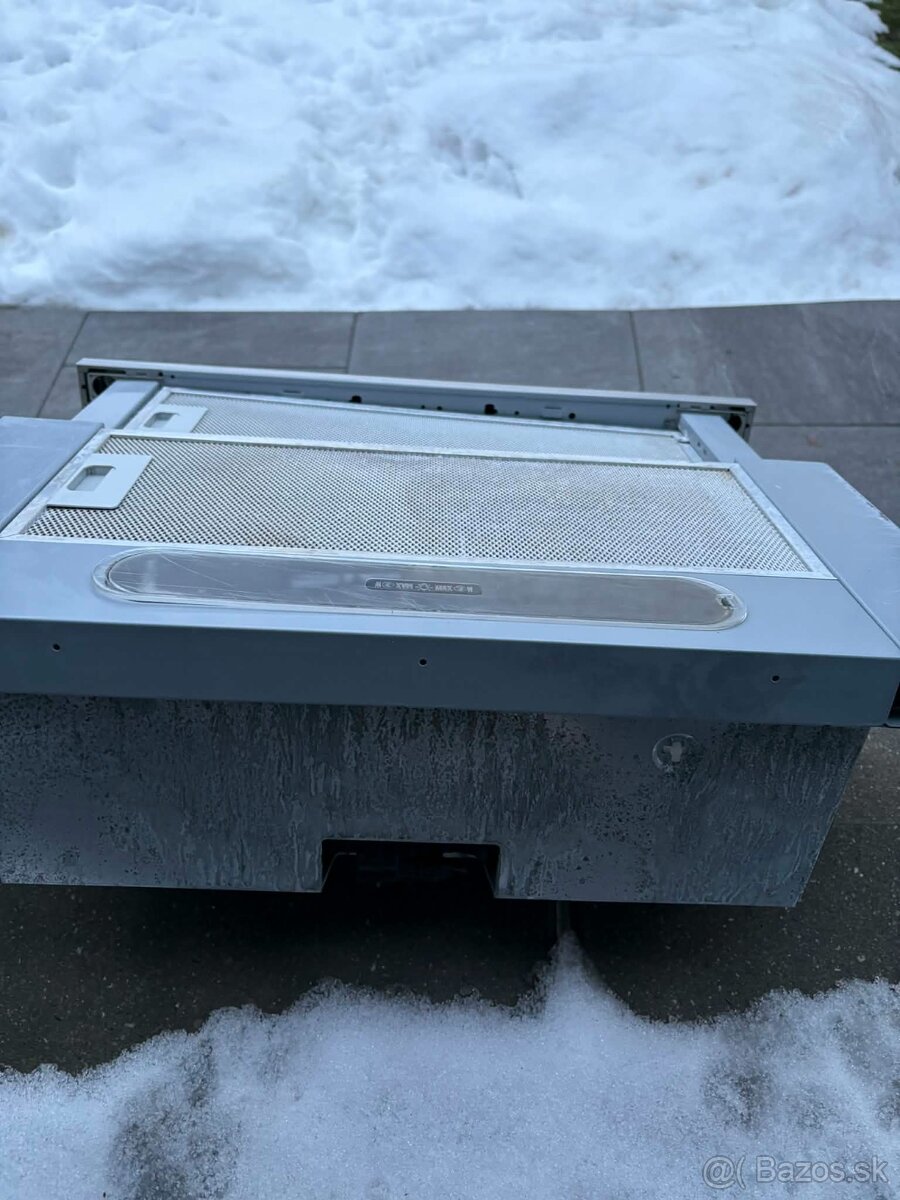 Predám kuchynský digestor MORA - 3