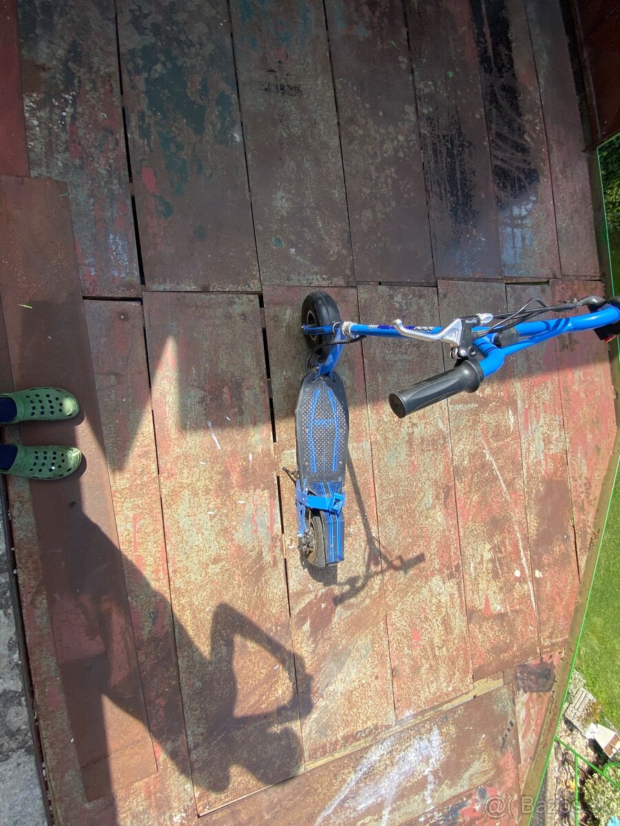 SXT 300 elektrická kolobežka - 3