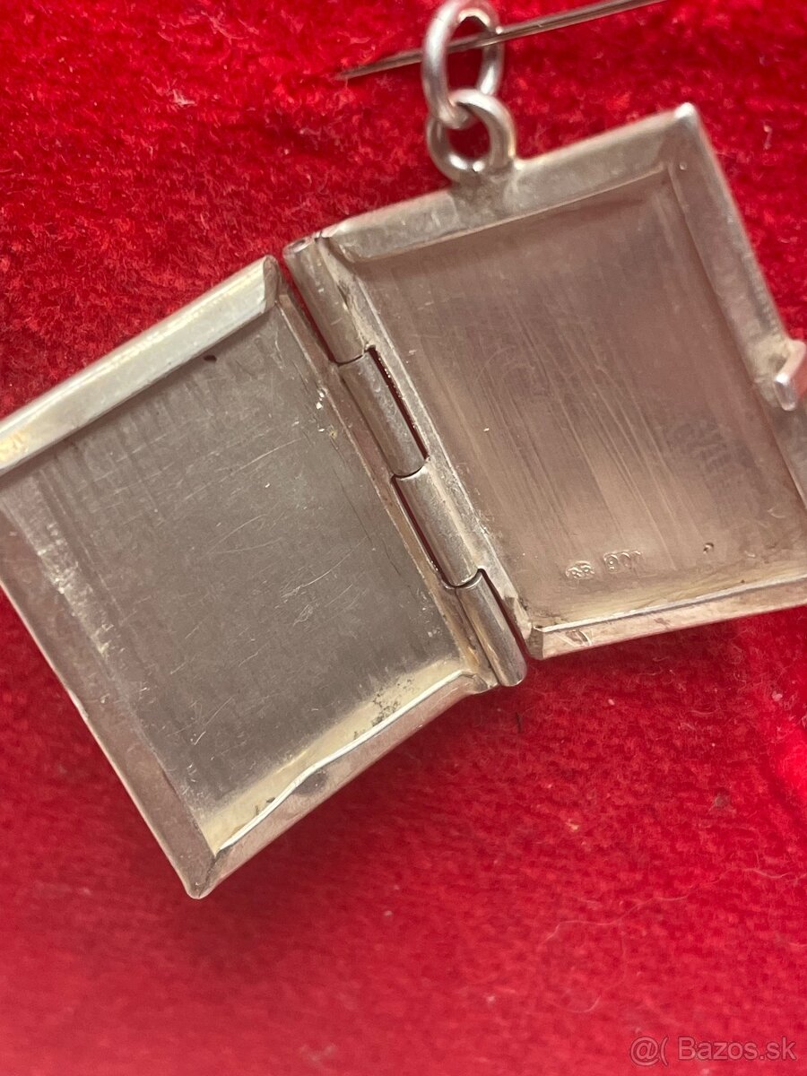 starozitny strieborný medailon - 3