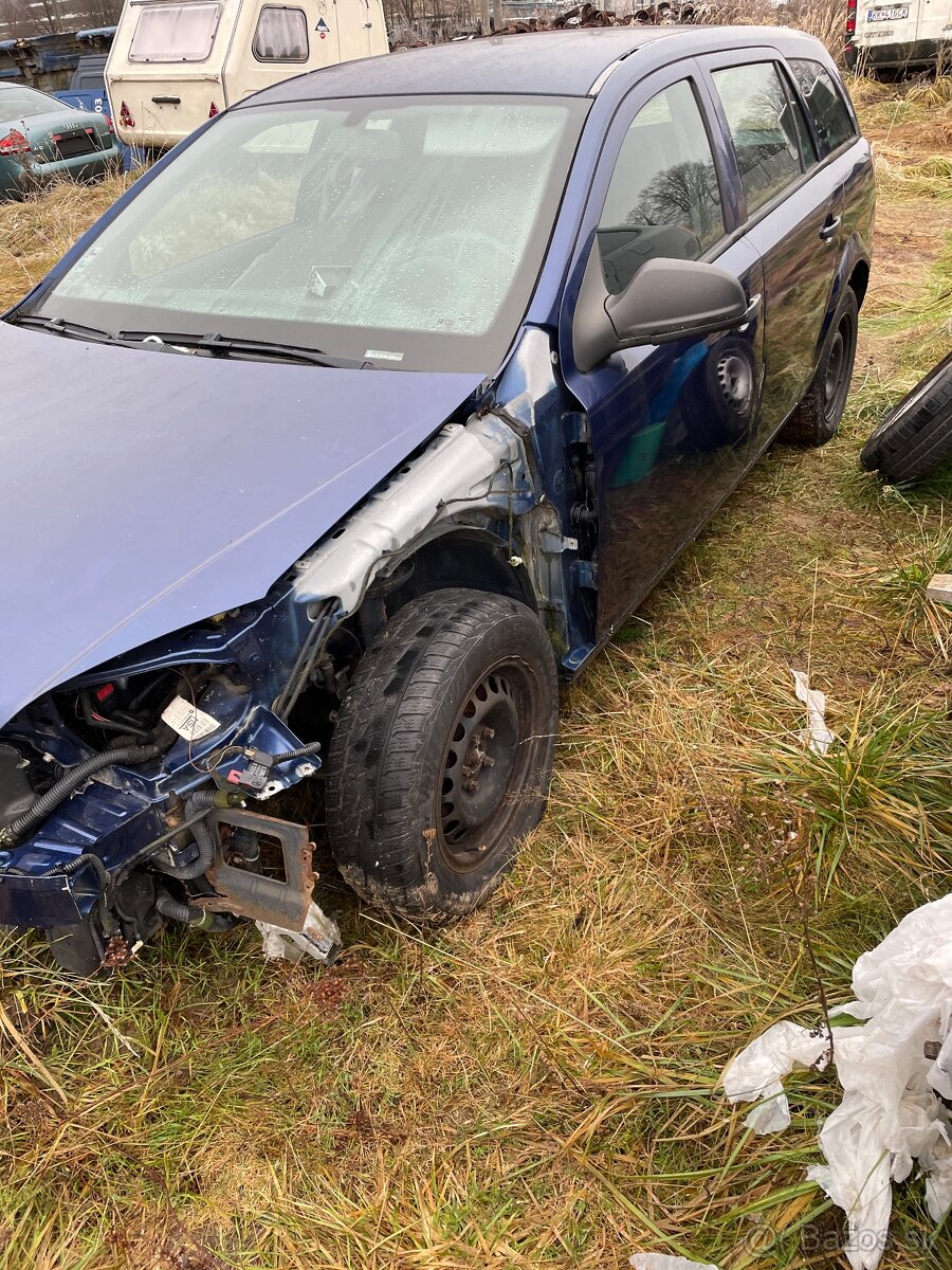 astra H rozpredam 1,7 cdti 81kw - 3