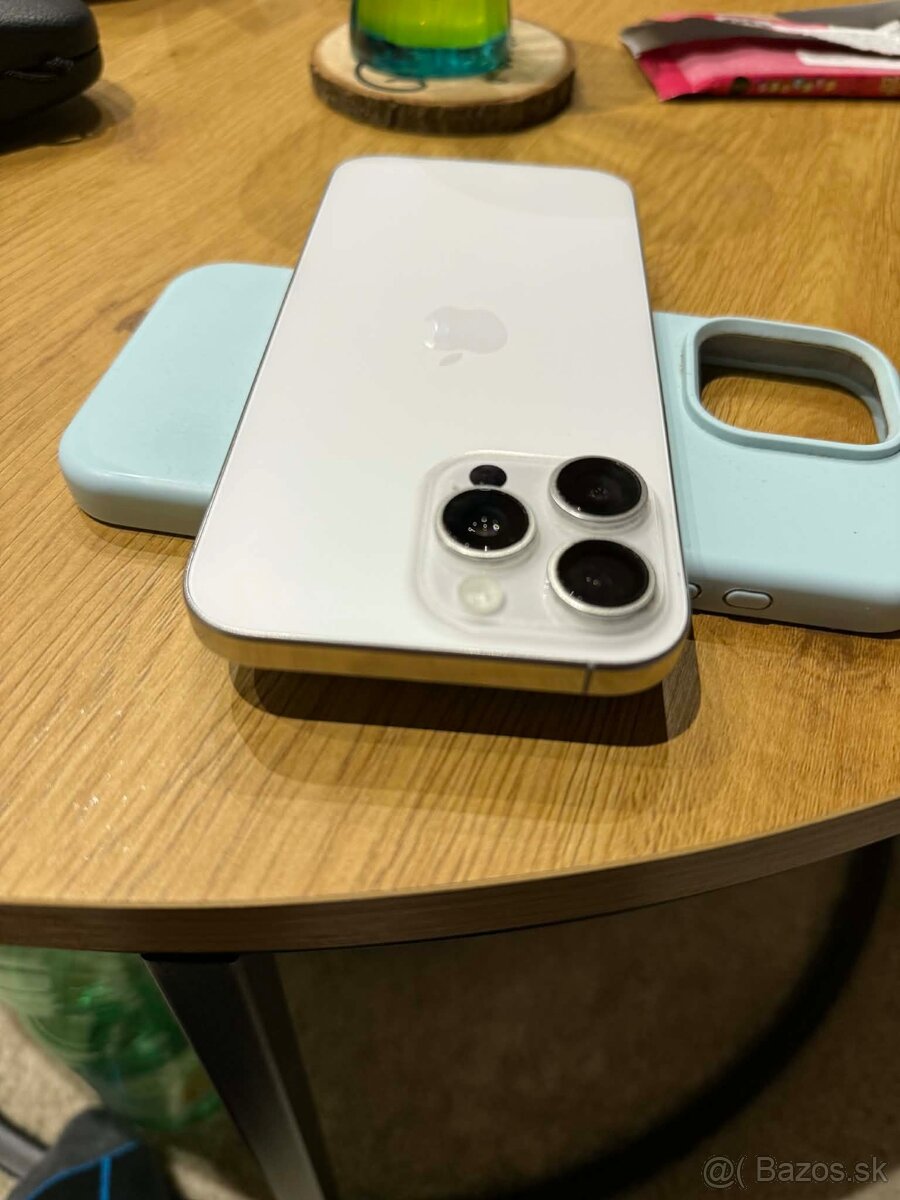 Apple iPhone 16 Pro Max 1 TB - 3