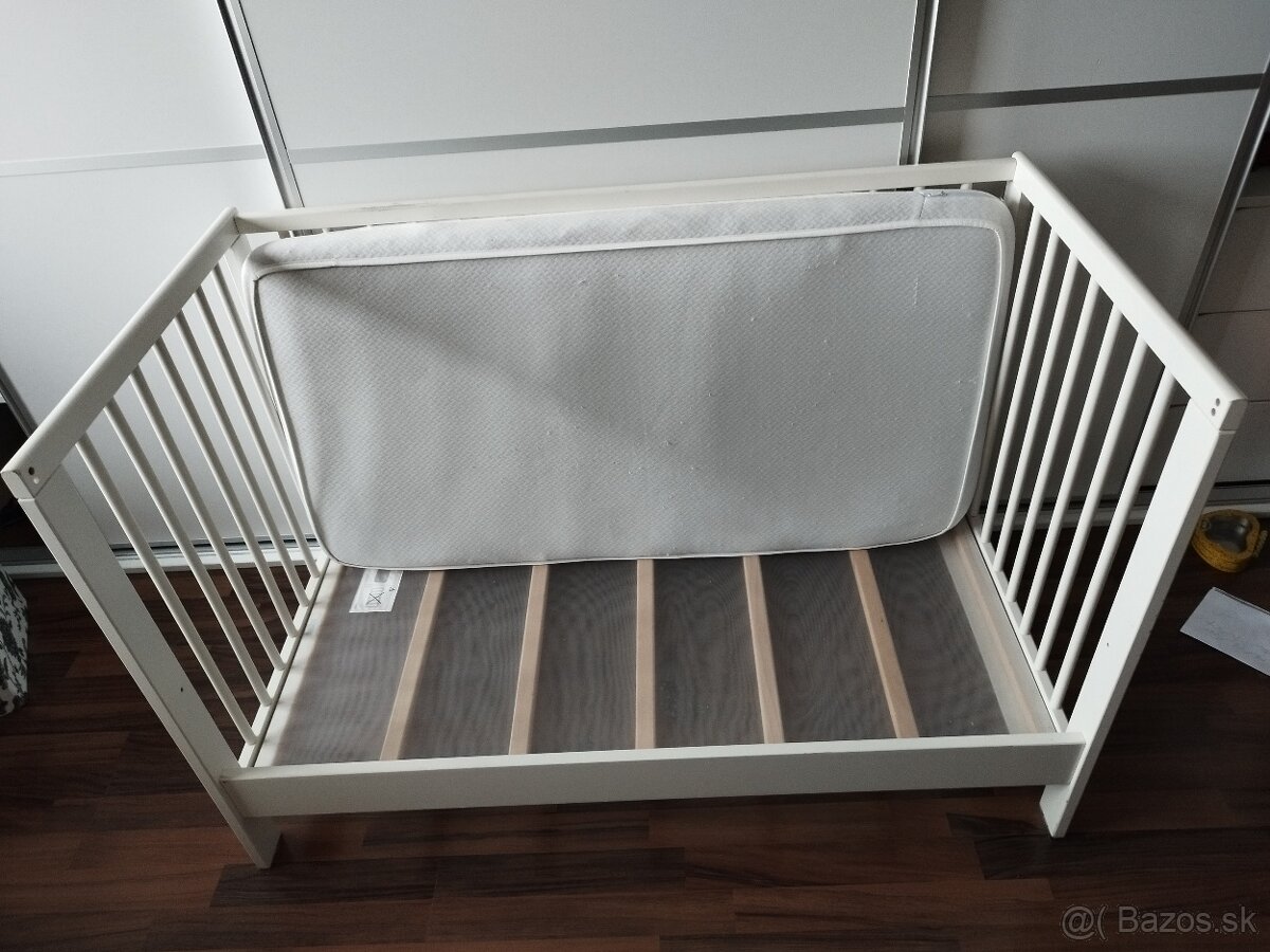 Postieľka IKEA + zábrana + matrac - 3