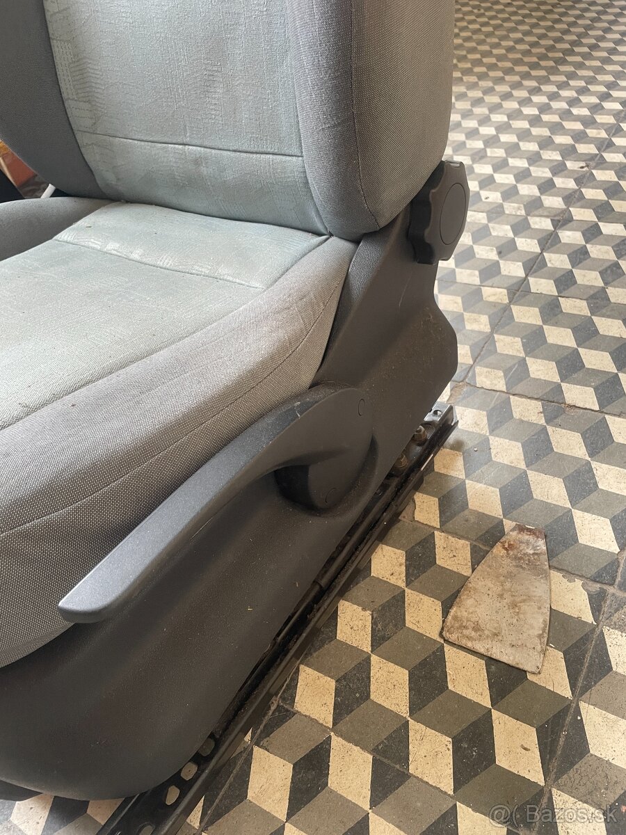 🪑 Predám predné sedadlo Škoda Fabia I (ľavá strana - vodičo - 3