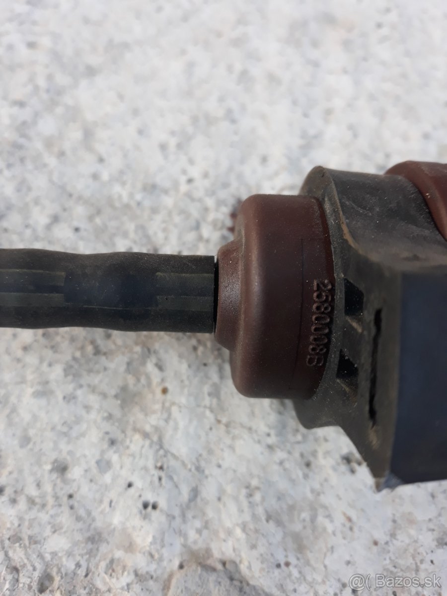 Citroen C3 1,4 palivové trubky, ventil, filter - 3