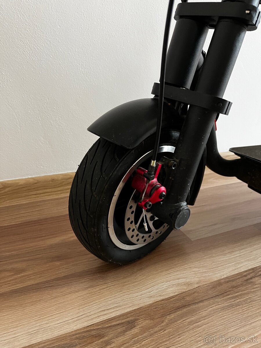 elektrická kolobežka - 3