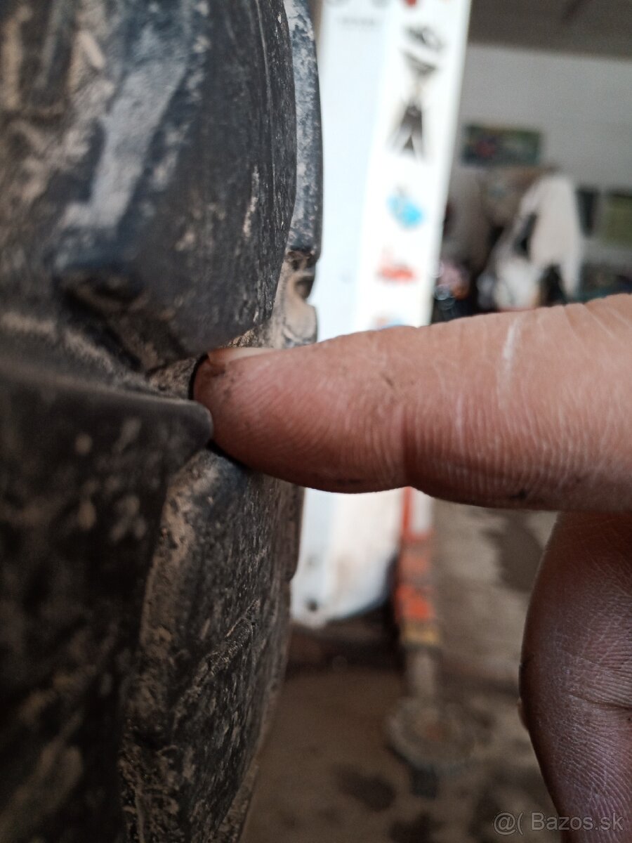 Kumho 225/75 r16 - 3