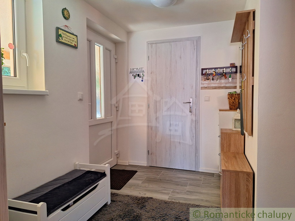 Rozostavaná chalupa pri potoku v malebnej dedinke na Lipto - 3