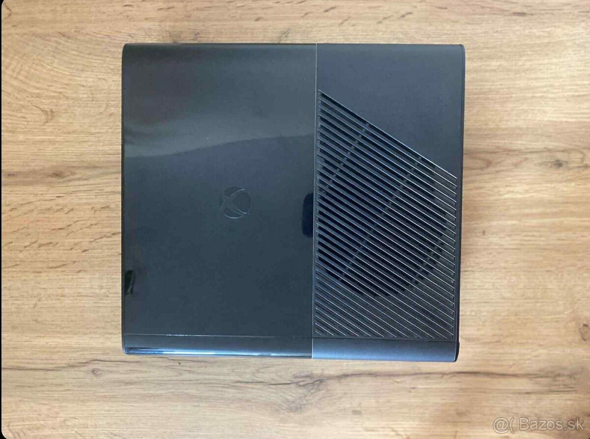 Xbox 360 E a KINECT - 3